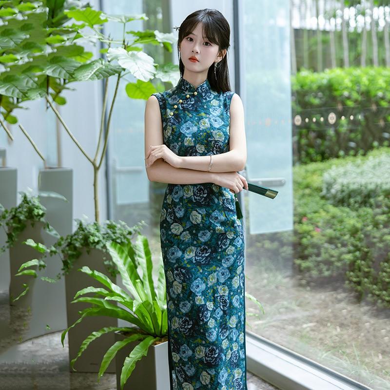 Long Sleeveless Green Chinese-Inspired Modern Cheongsam Dress Women Vintage Chic Fit Formal Occasion