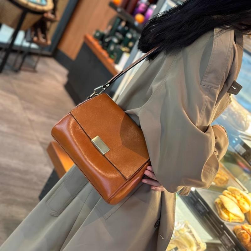 Horní vrstva hovězí kůže Vintage dámská taška Podpaží Dámská móda Crossbody kabelka Vysoce kvalitní textura z pravé kůže Taška přes rameno