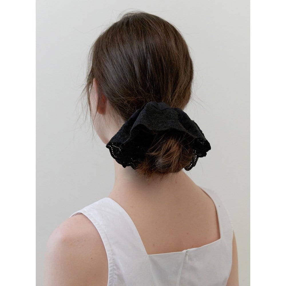 

Coco Embroidery Lace Scrunch - Black