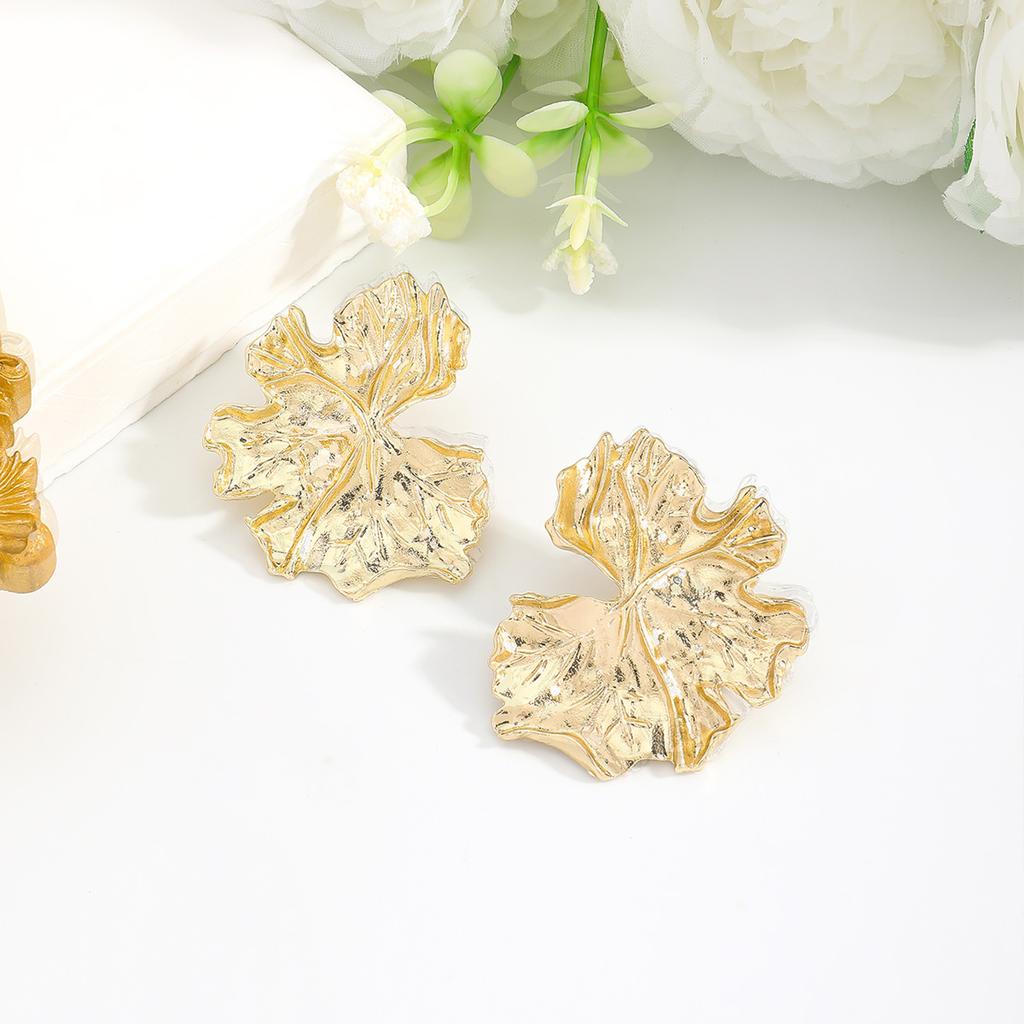 New fashion petal stud earrings creative personality pleated texture earrings design sense high-end versatile earrings