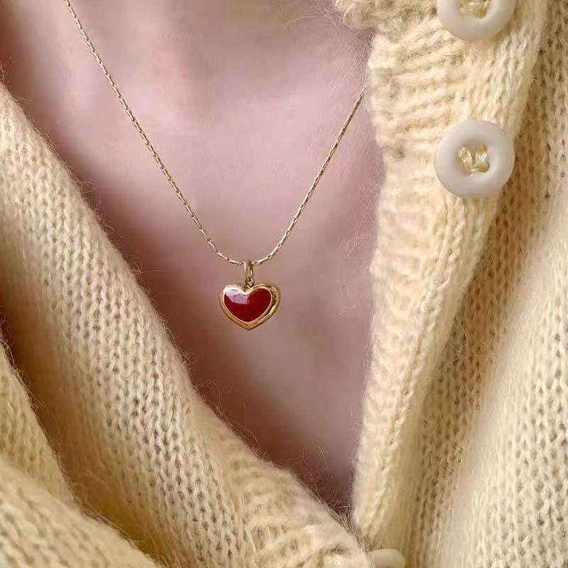 Red Enamel Peach Heart Clavicle Necklace - Summer Artistic Retro Style for Women
