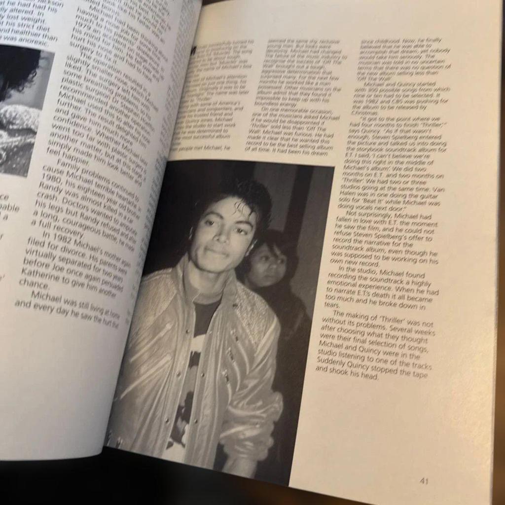 [USED] MICHAEL JACKSON KING of POP Photo Book