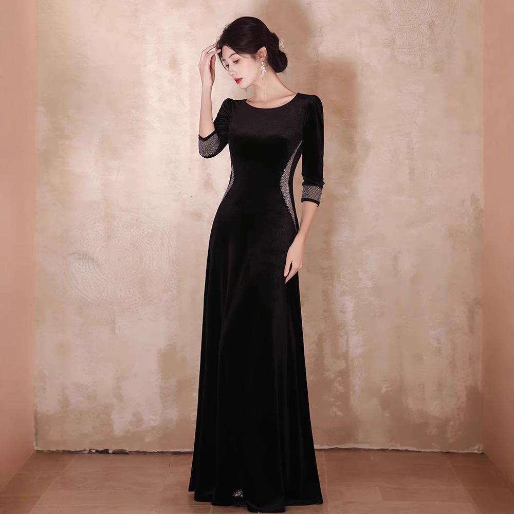 Black Autumn and Winter Evening Dress Women's New Exquisite Velvet Banquet Host Temperament Dignified Atmosphere