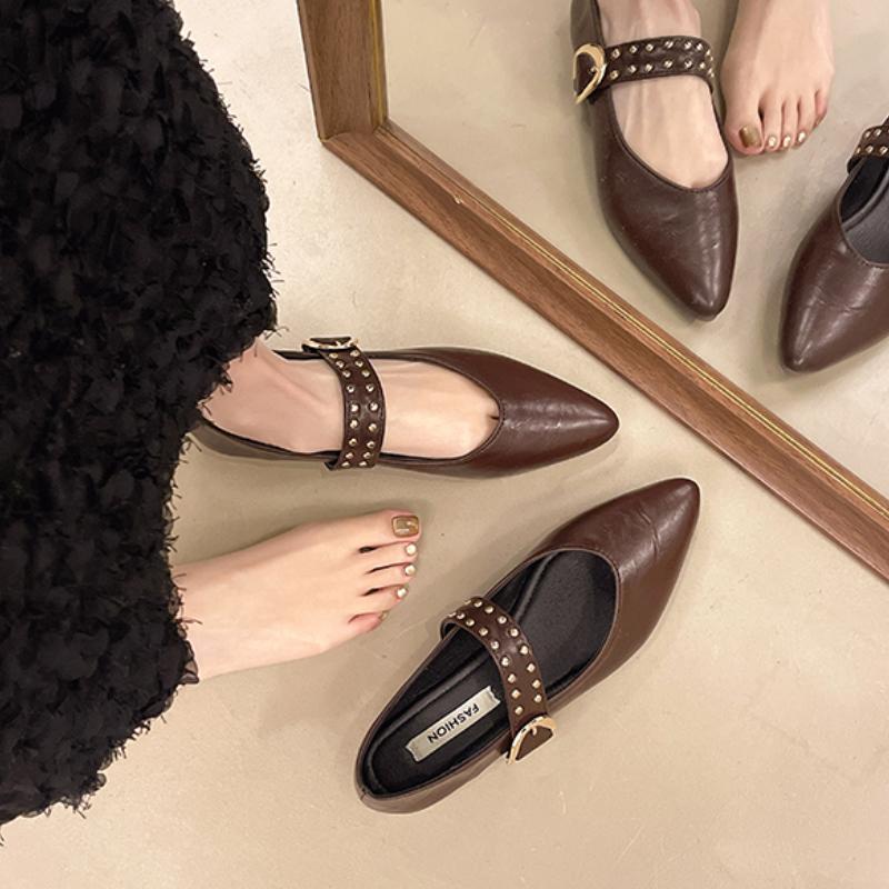 Fashion Autumn New Flat Shoes Women's Fashion Pointed Head Shallow Mouth Rivets Soft Sole Anti-slip Wear-resistant Low-top Shoes