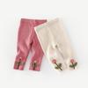 Herbst 2025 Baby Strampler mit floralem Kragen & bestickte Leggings Set