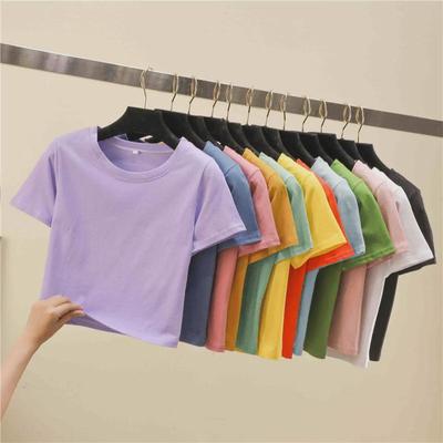 Haut de sport court et ajusté pour femme: Couleur unie, manches courtes, nombril exposé, polyvalent pour l'été