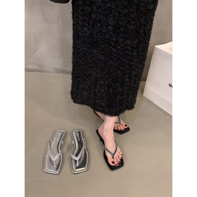 Flat Bottom Versatile Pinch Foot Flip-flop Shoes Women's Shoes Wear 2024 New Summer Beach French Small Sandals Sandals
