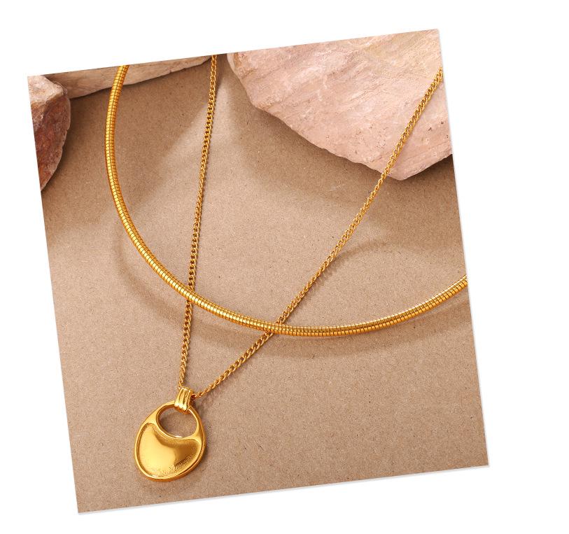 Elegant Saddle Shape Geometric Pendant Necklace