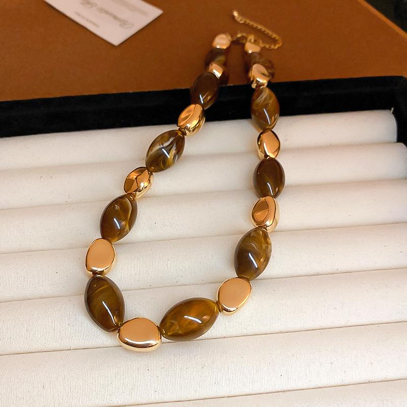 Maillard temperament resin oval geometric necklace niche high-end sweater chain fashion daily versatile necklace women