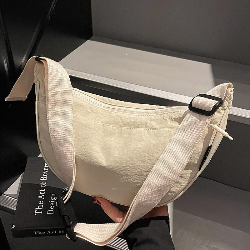 Shoulder Bag Women's Summer Messenger Bag Underarm Bag 2025 New Fashionable Versatile Japanese Crescent Bag Lightweight Dumpling Bag