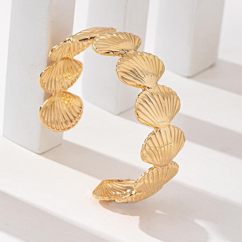 European & American Ocean Shell Bracelet: Summer Beach Vacation Jewelry, Versatile Open Design