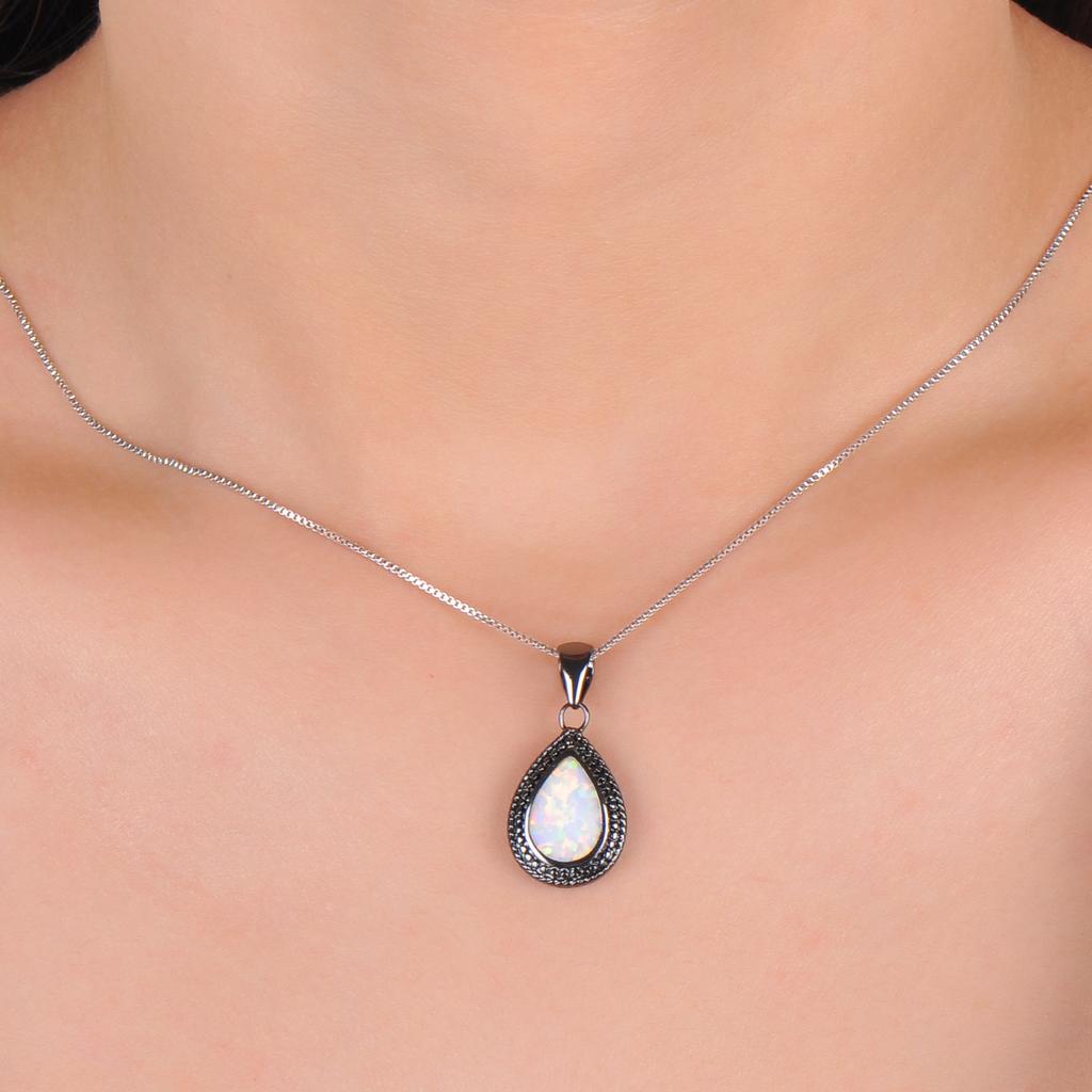 European and American Fashion Water Droplet Pendant Necklace New Style Pendant Versatile Accessory