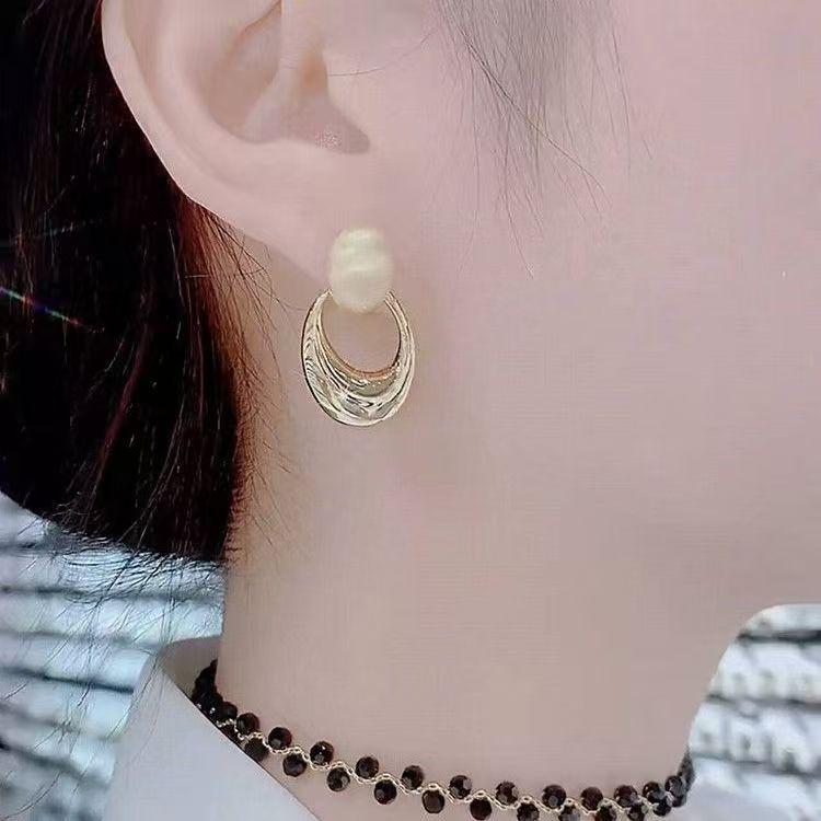 

Trendy Coconut Frosted Circle Stud Earrings for Women - Stylish European & American Design