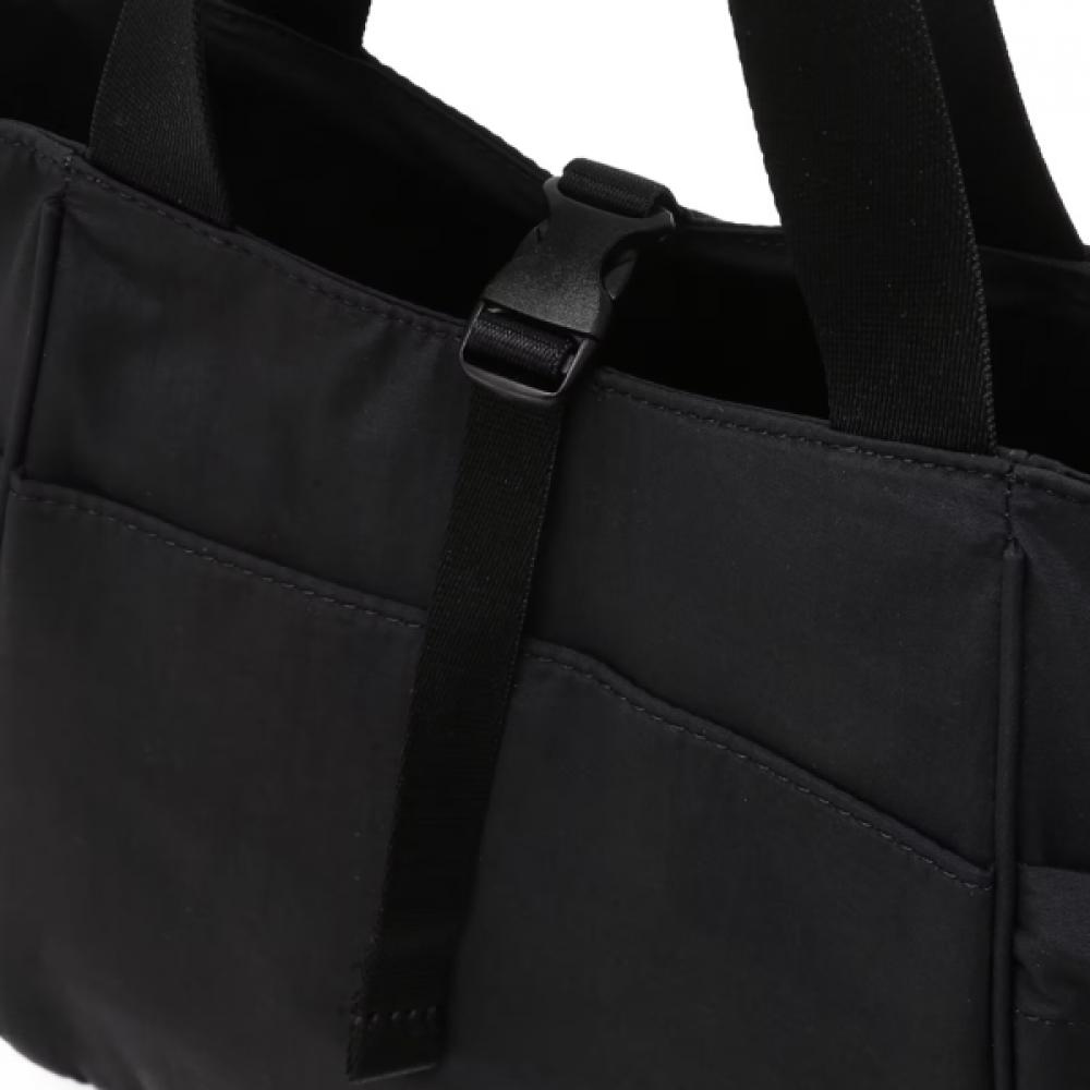 Daks Black Logo Decorated Nylon Tote Bag Dbba6eg36bk