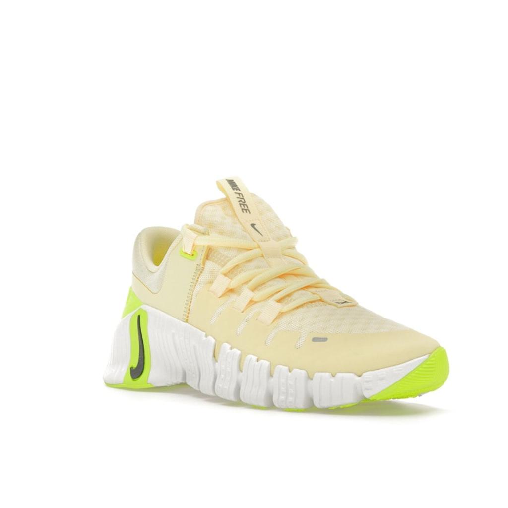 Nike Gratis Metcon 5 Sitrontint Volt Damesneakers Gul Summit-Hvit Kjølig-Grå DV3950-800