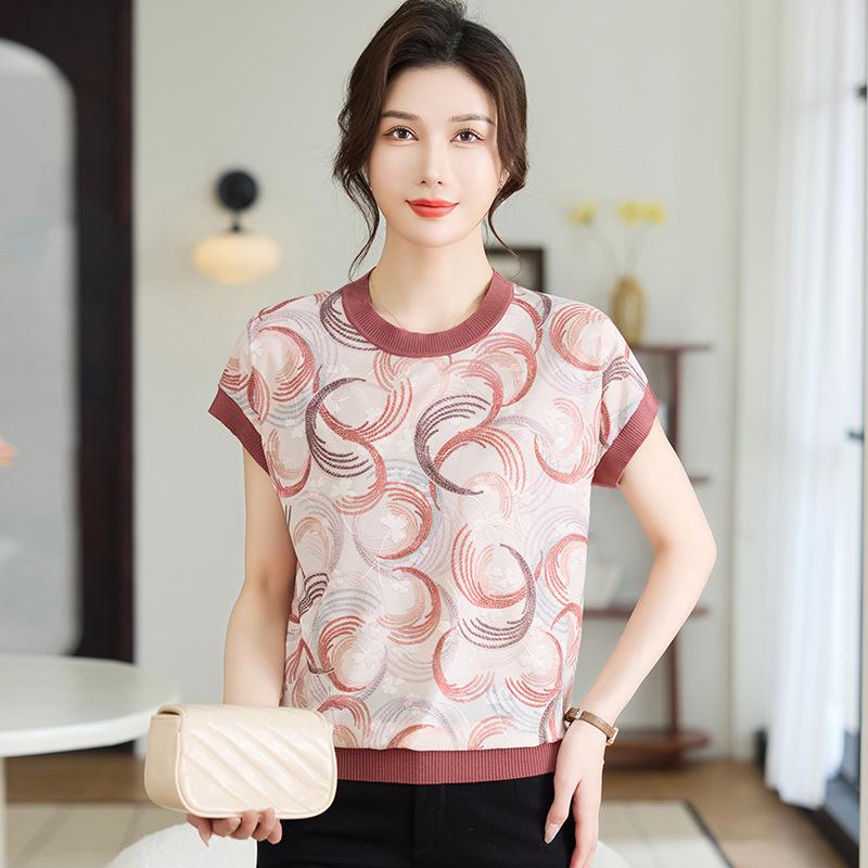 Mother's Short-Sleeve Knitted Base Layer - Chinese Style Round Neck Top for a Youthful Look