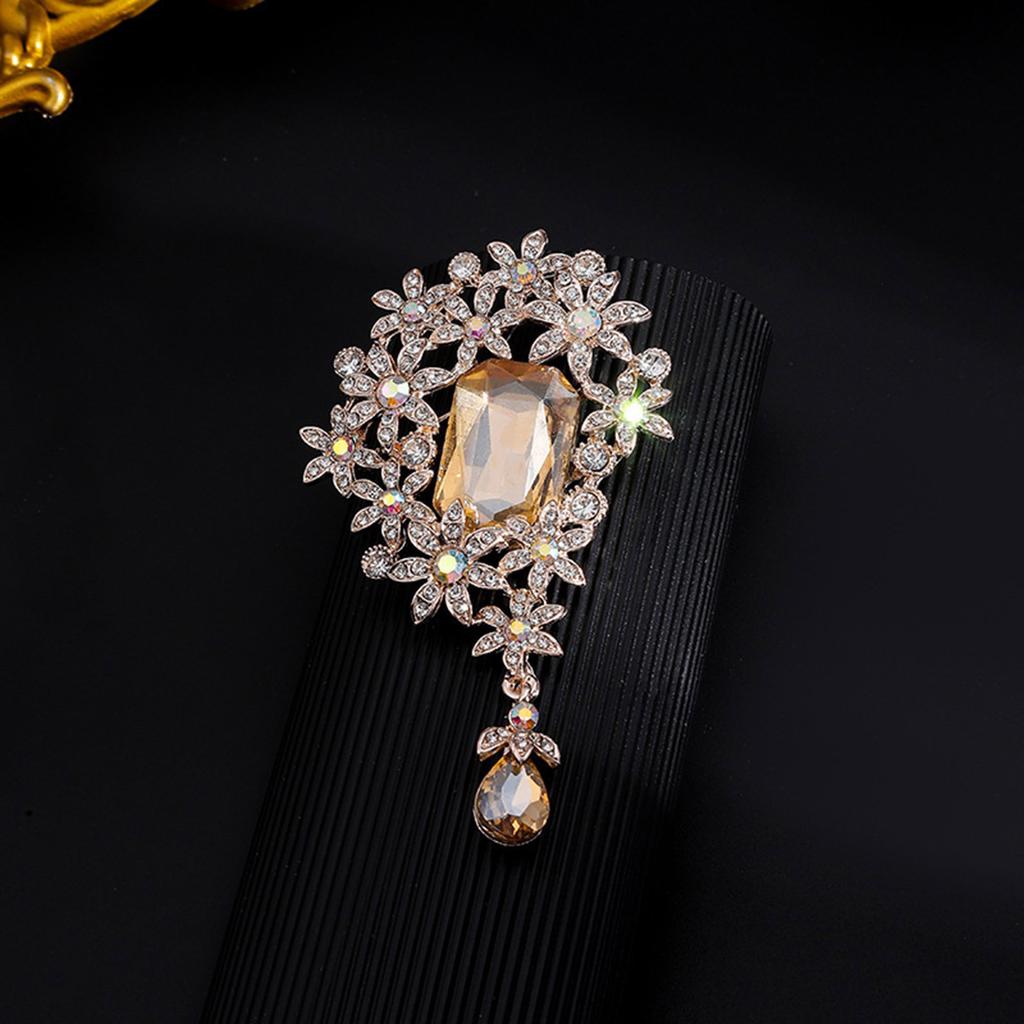 Elegant Floral Brooch for Women Vintage Inspired Alloy Crystals Embellished Accessory for Weddings Parties Daily Wear