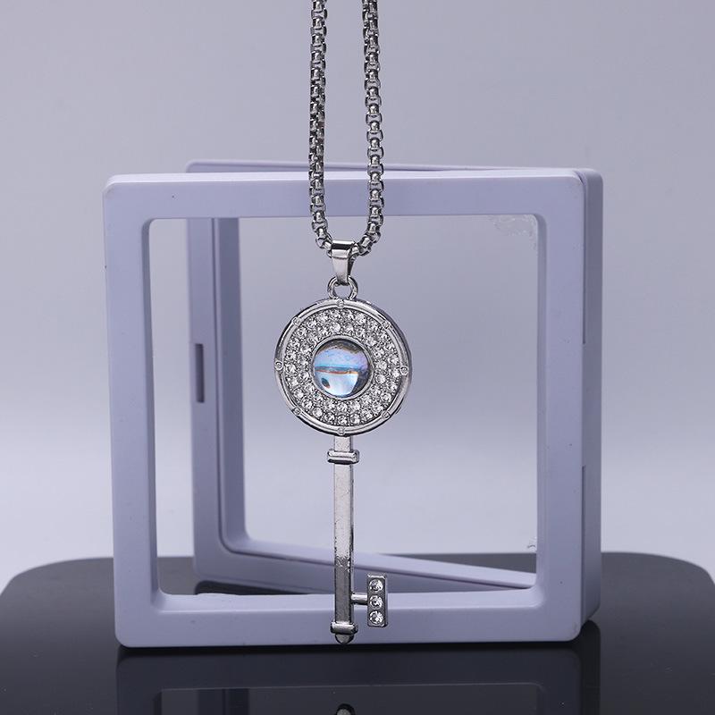 Trendy Cross-Border Rhinestone Pendant Necklace: Unisex Hip-Hop Style Stainless Steel Chain.