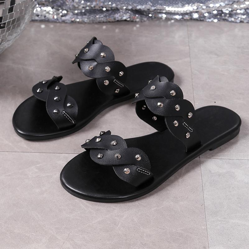 Fashion Summer New Flat Shoes Women's Fashion Round Head Open Toe Rivet Soft Sole Anti-slip Wear-resistant Slippers