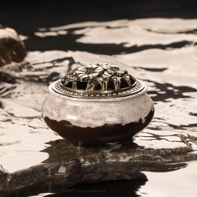 Ceramic Plate Incense Burner for Home Aromatherapy - Suitable for Bathroom, Bedroom, or Living Room.