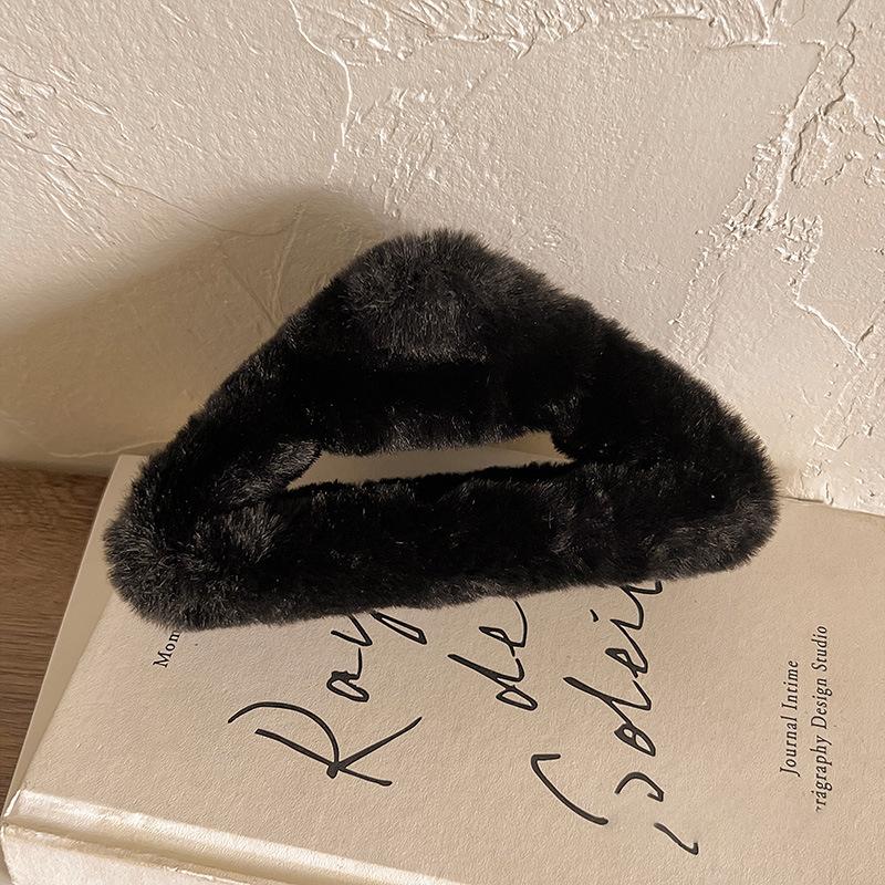 

Милый Треугольный Плюшевый Зажим для Волос Плюшевая Заколка Пустой Плюшевый Зажим-Акула Зажим для Волос Головной Убор Для Женщин Девушек Повязка на Голову Аксессуары для Волос чёрный