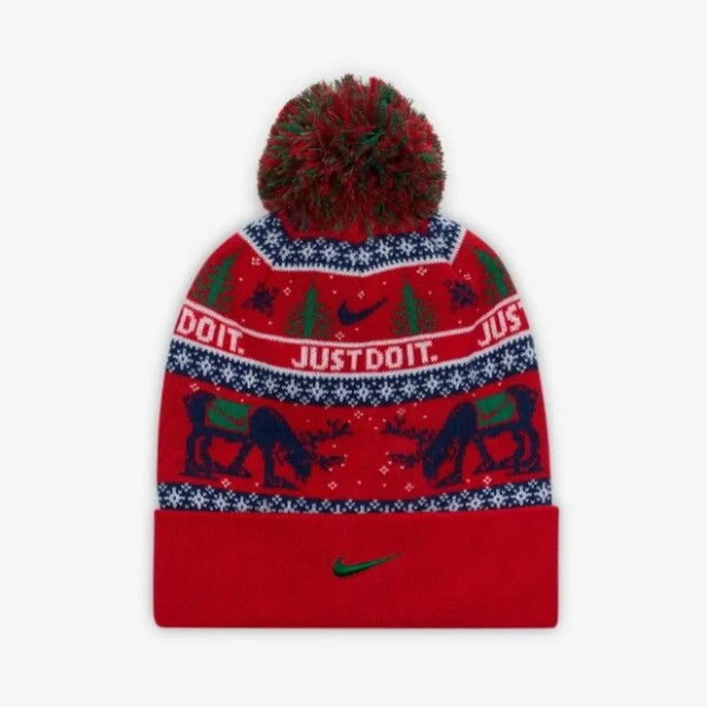 GQT HV7024-633 Peak Winter Wonderland Beanie FREE