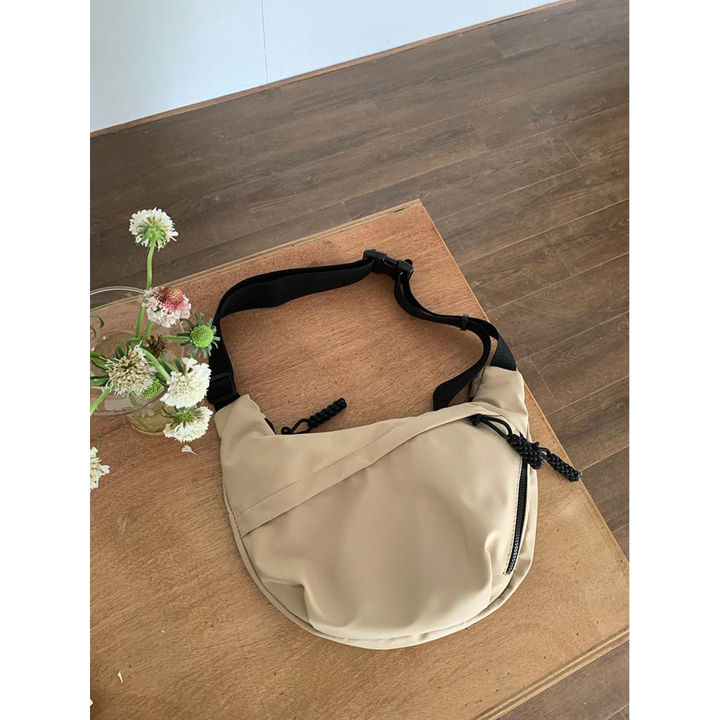 IELGY Large-Capacity Nylon Bag Casual All-Match Commuter Shoulder Bag Lightweight Sports Cross-Body Dumpling Bag
