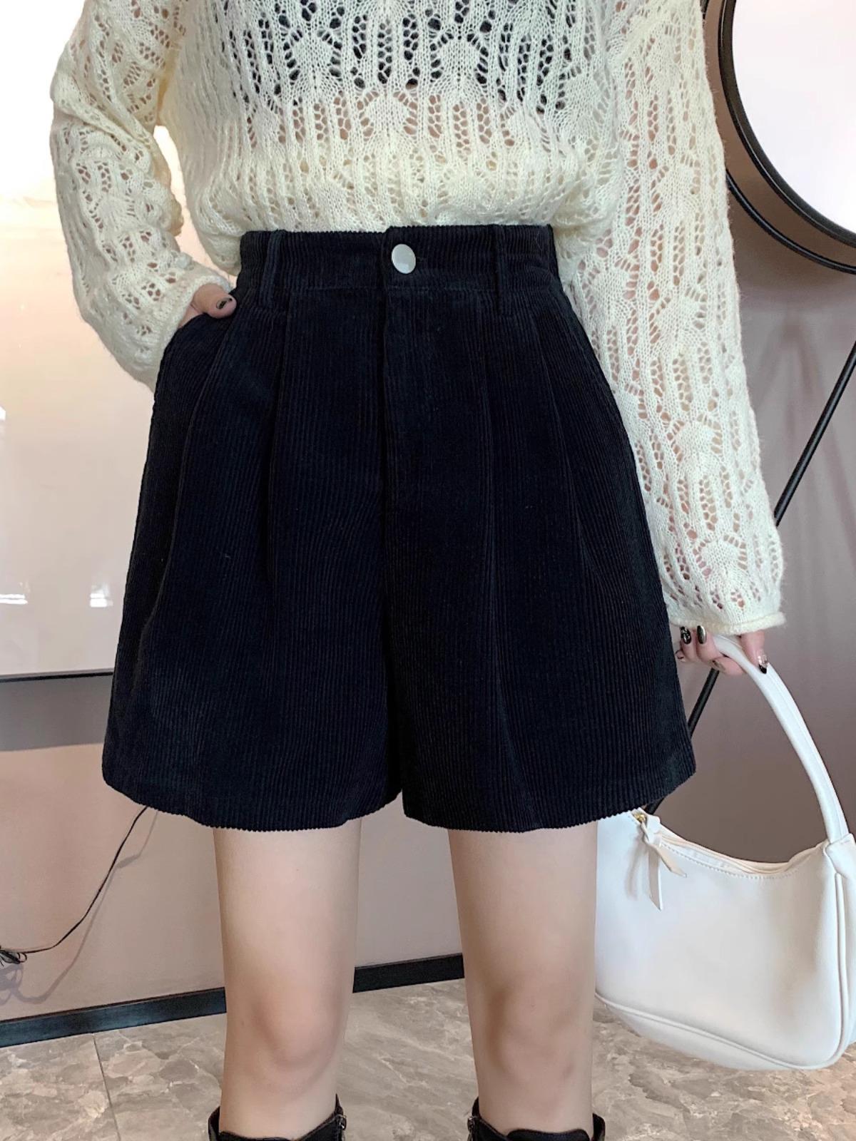 

Женские вельветовые шорты с высокой талией на осень/зиму 2023 - Корейский стиль, приталенный дизайн с широкими штанинами, с вырезом, подчеркивающим ягодицы 3XL чёрный