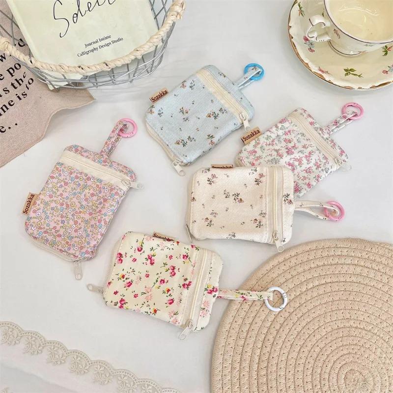 Ins Floral Kpop Photocard Holder with Carabiner Floral Print Earphone Key Holder for Girl Small Organizer Bag for Daily Travel