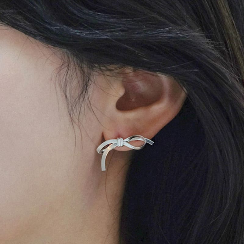 Oooho Adorable Ribbon Earrings