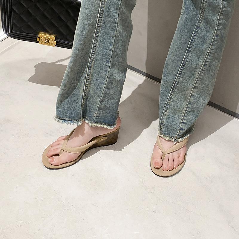 

New slope heel toe cool slippers women s niche design square head high heel flip-flops shoes 40 бежевий