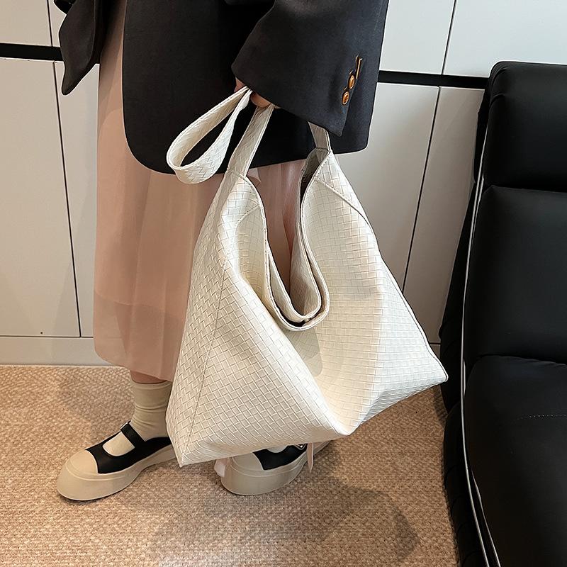 Simple Casual Tote Bag Women's Korean Version Ins Trendy Fashion Large-capacity Shoulder Bag 2025 New Niche Underarm Bag