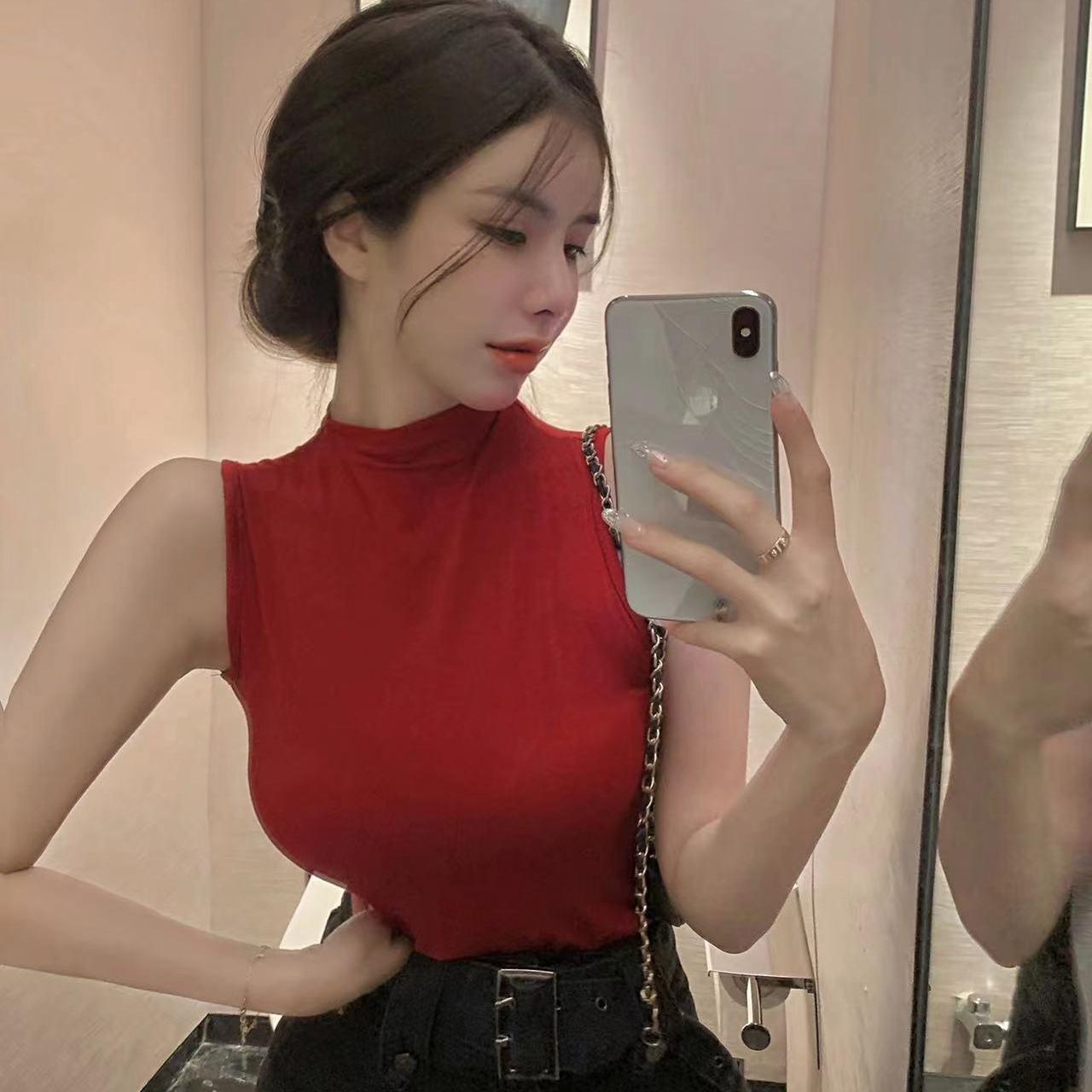 

Жіночий літній елегантний модний приталений топ без рукавів з коміром під горло в корейському стилі, що підкреслює фігуру S