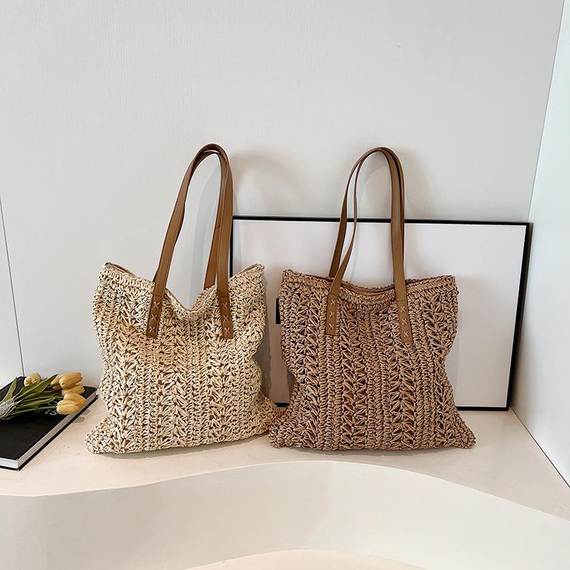 Women's Woven Straw Beach Bag Hand Woven Capacity Large Shoulder Bag Simple Travel Commuting Tote Casual Handbag