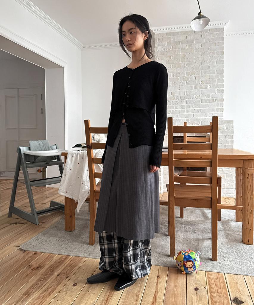 Daiaegeuneol Low Rise Midi Skirt (Grey)