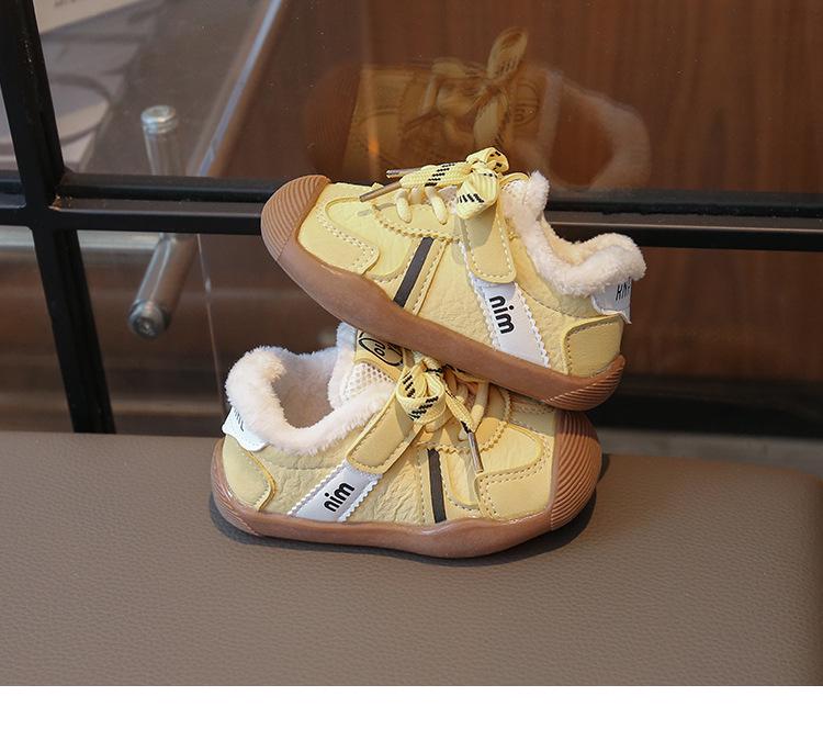 

2025 Autumn/Winter Waterproof Leather Baby Shoes: Velvet-Lined, Versatile, Fashionable, Soft-Soled Children’s Sports Shoes. Size 17, 12.5 cm inner length жовтий