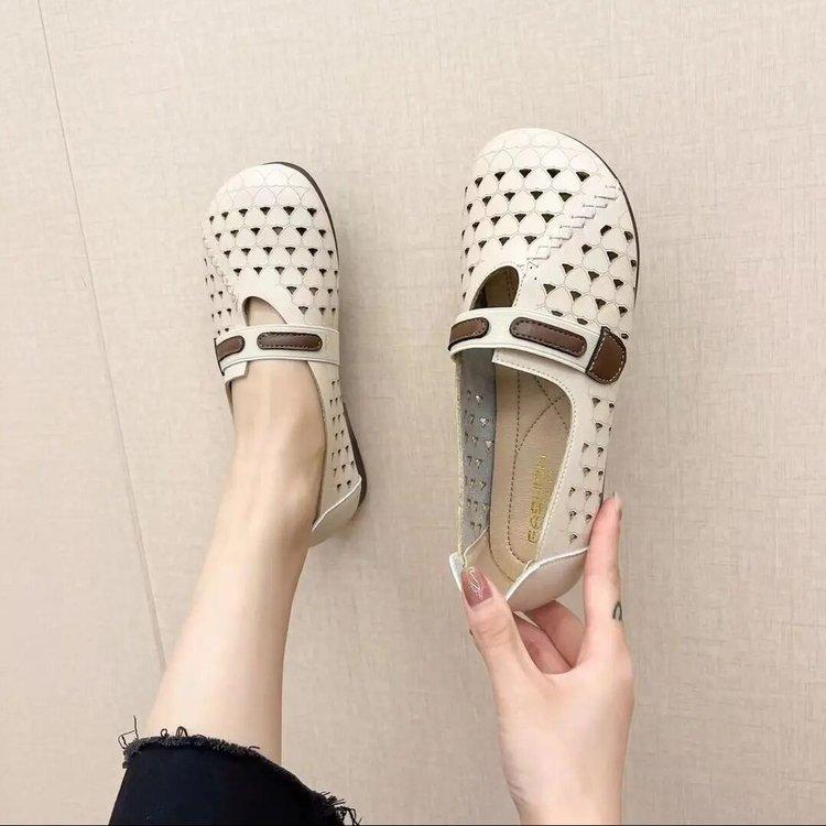 2025 new spring and summer large size retro ethnic wind cave soft sole women's shoes comfortable and versatile hollow women's sandals