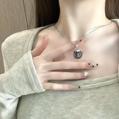 Chaîne de clavicule à personnalité sombre vintage, pièce de monnaie crâne, design de niche, Punk Hip Hop Street, collier pour femme