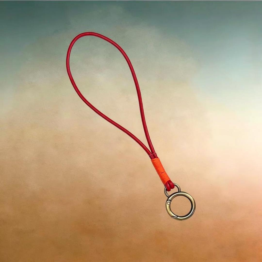 

Genuine Leather Keychain Lanyard Handmade Cowhide Rope Key Ring with Metal Clasp Car Key Holder Wrist Strap for Men Women