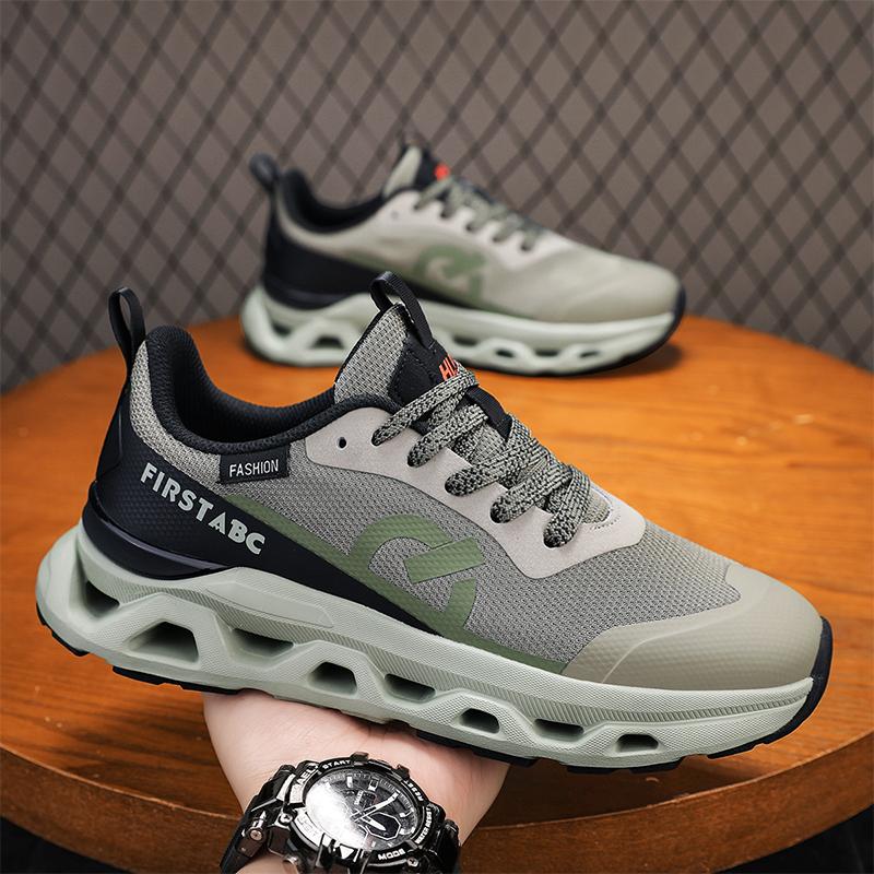 

New High-end Casual Sports Shoes for Men, Lightweight and Breathable Sports Shoes for Playing Ball Games 44