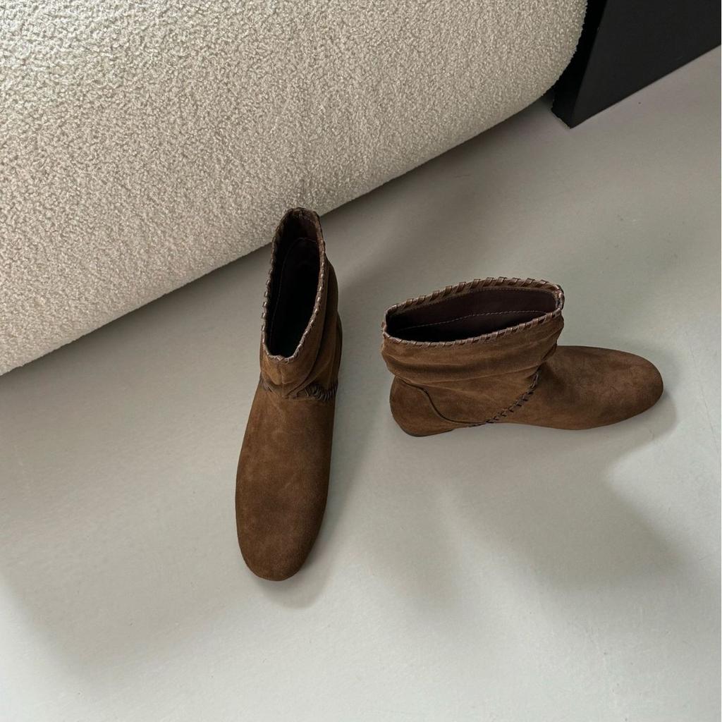 2025 Winter New Thick-soled Pleated Inner Sloping Heel Woven Suede Round Head Low Tube Thin Martin Women's Short Boots