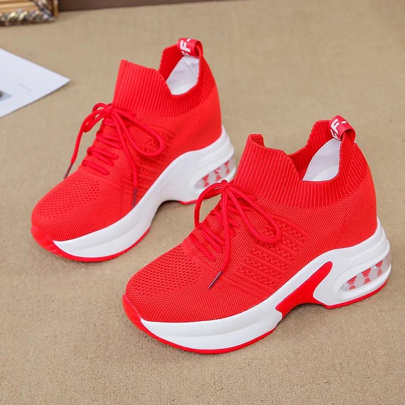 Mode Neu Frühling Sommer Stricken Mode Sneaker Damen Versteckte Absätze Freizeitschuhe Frau Atmungsaktive Plateau-Sneaker Keilabsatz Weiße Schuhe