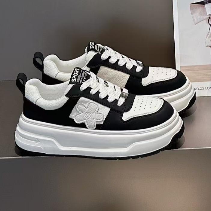 

Leather little white shoes women s autumn and winter new lightweight board shoes versatile thick-soled height-increasing sports and leisure shoes 35