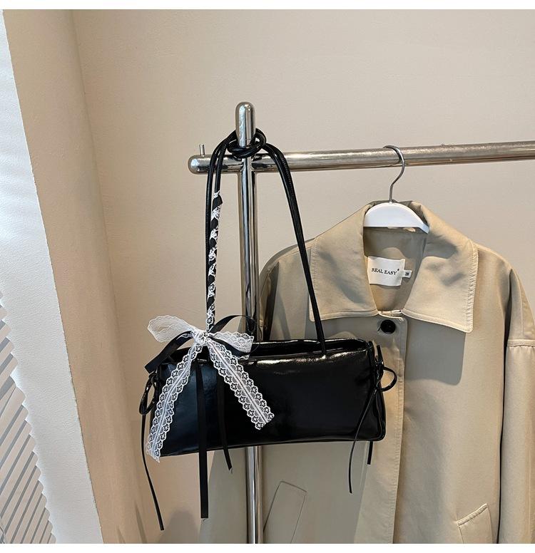 Large-capacity bag women's spring and summer niche 2025 new casual simple shoulder underarm bag method stick bag