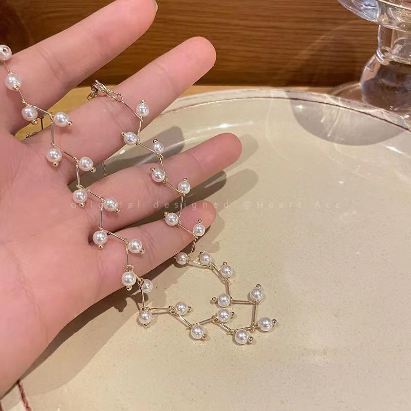 Irregular Pearl Necklace Women's Pearl Love Pendant Clavicle Chain Premium Sense