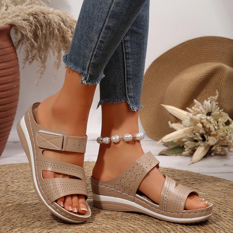 

Новые женские туфли на танкетке с большим словом и повседневными тапочками в форме рыбьего рта 43