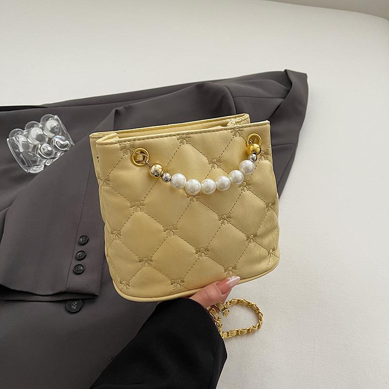 Korean version of fashion diamond chain bag women's bag 2025 new simple bucket bag niche shoulder messenger bag