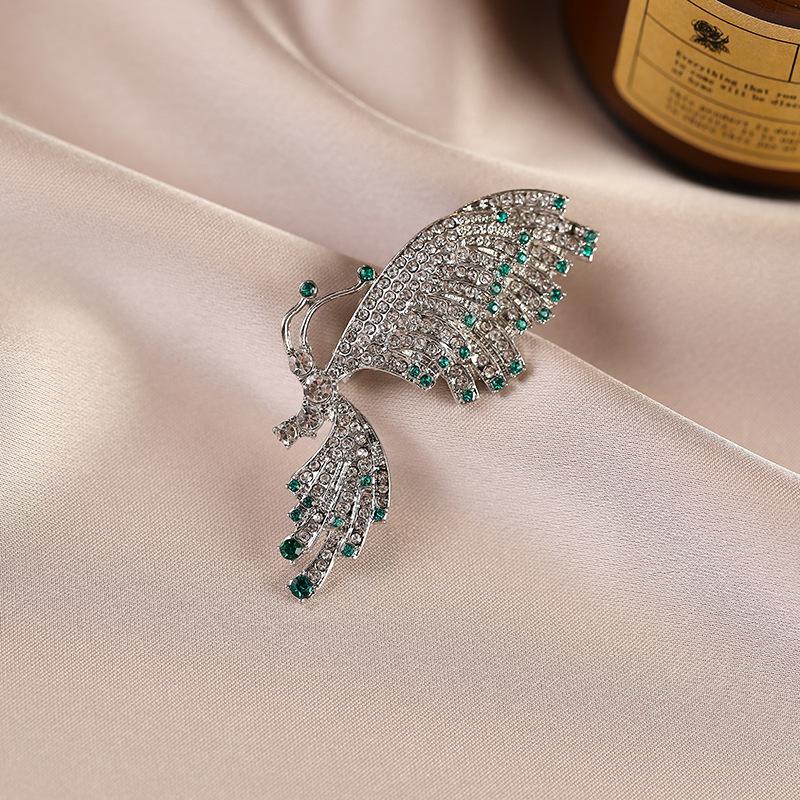 High-end Butterfly Brooch with A Sense of Sophistication and Light Luxury, Elegant and Refined Brooch