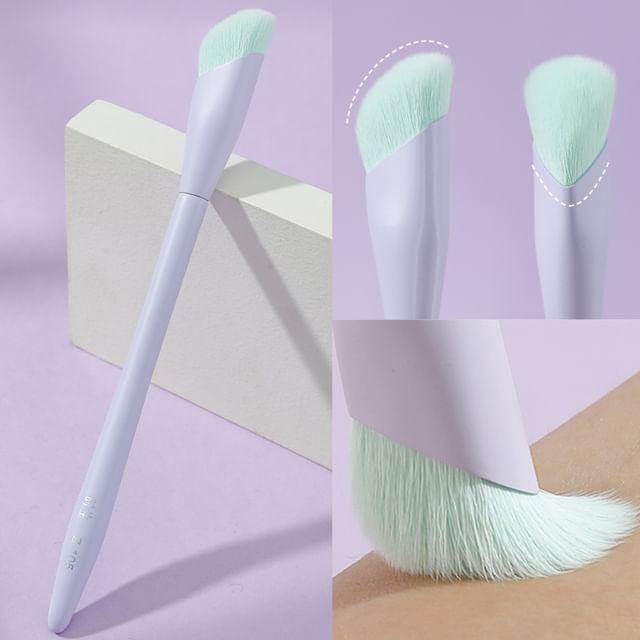 

Kochanie - Angled Eye Makeup Brush Purple