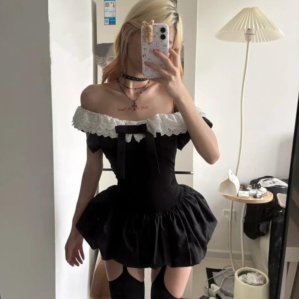 Reiche Tochter fühlt sich klein schwarzes Kleid Spitzenverbindung One-Shoulder-Kleid Damen Sommer Taille dünn Knospenkurzer Rock